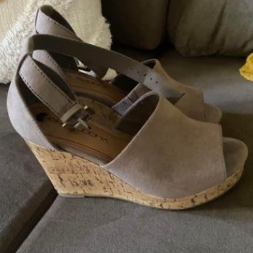Tan wedges